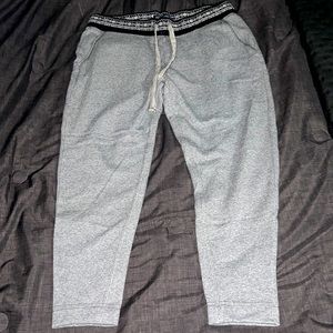 American Eagle Joggers Size L - Medium Gray/Black